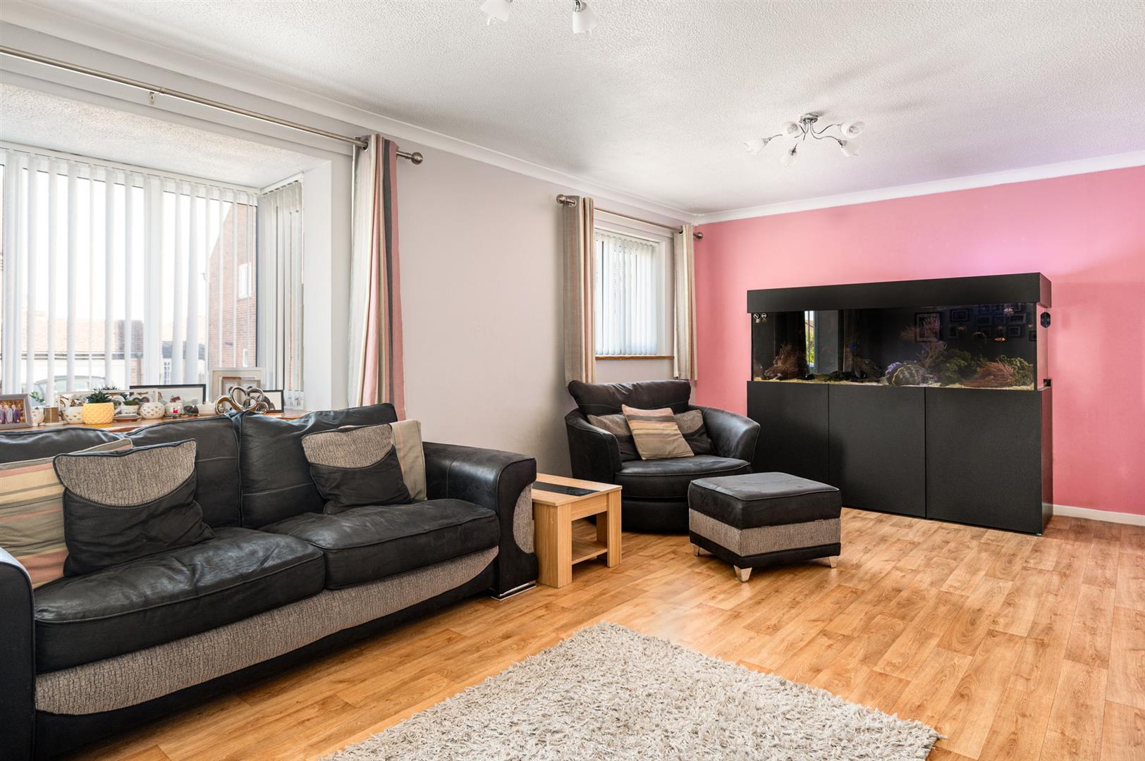 4 bed property in Devonshire Gardens, Reading